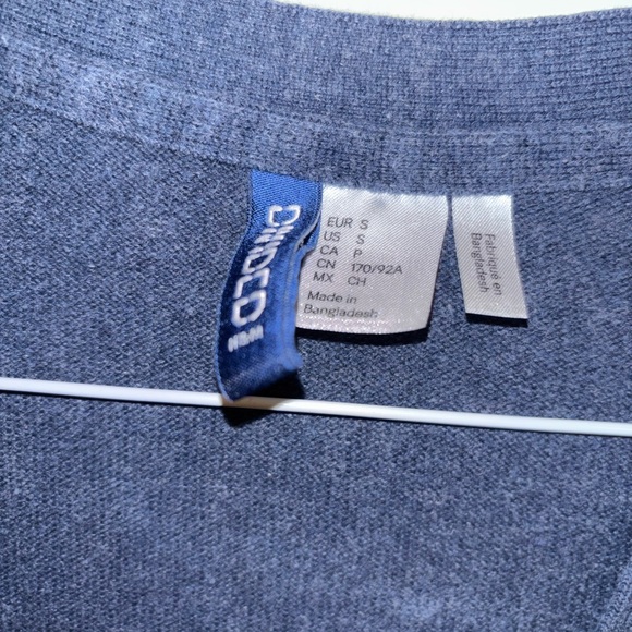 Cardigan - Picture 2 of 2